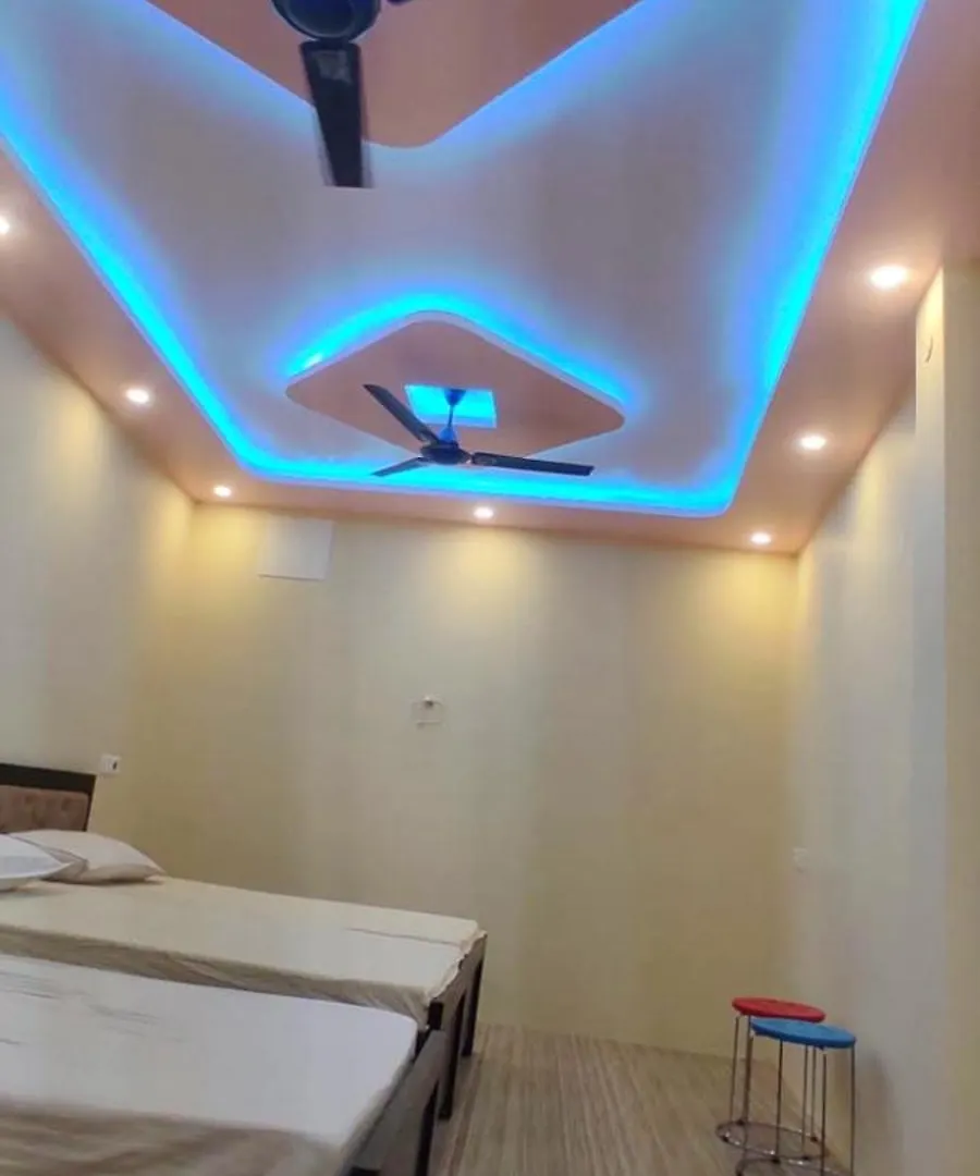 Hotel Shree Balaji Homestay Near Ram Nagar Road - Dashashwamedh Ghat- Kashi Vishwanath Temple - Fully Air Conditioned Homestay Βαρανάσι 3*,  Ινδία